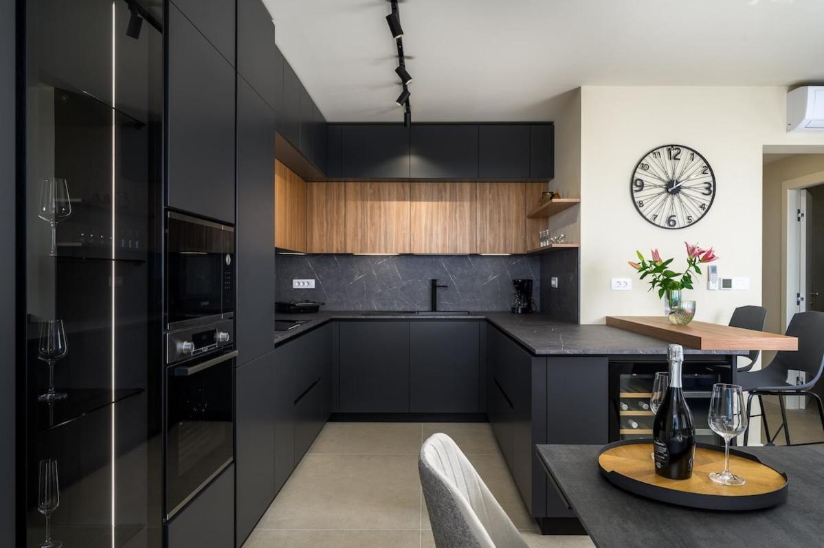 Luxury Penthouse Viki With Seaview Apartmán Umag